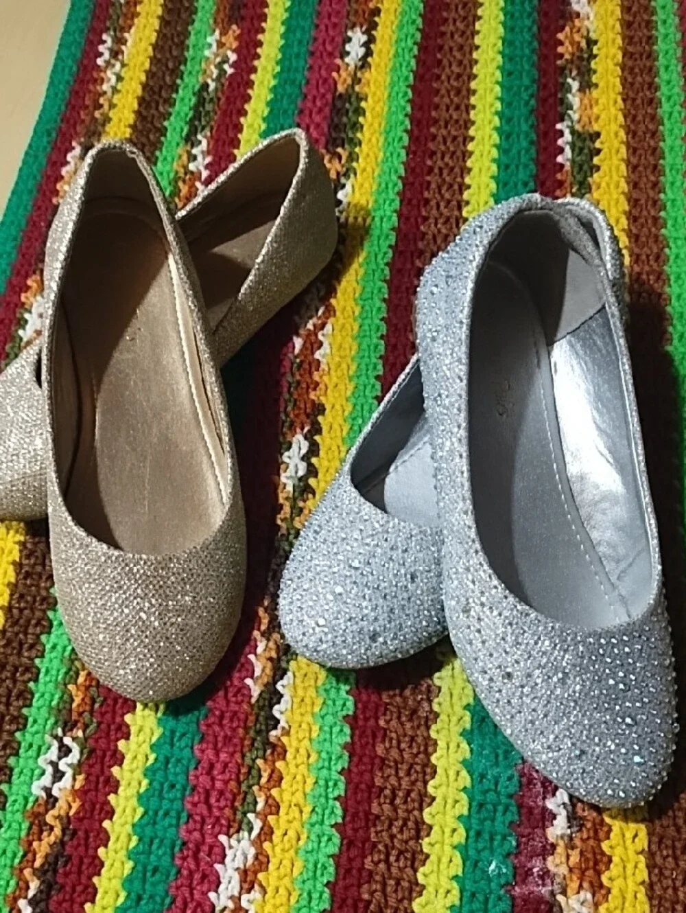 Bundle Of 2 EUC Dream Pairs Glitter Ballet Flats in Gold and Silver Size 2.
